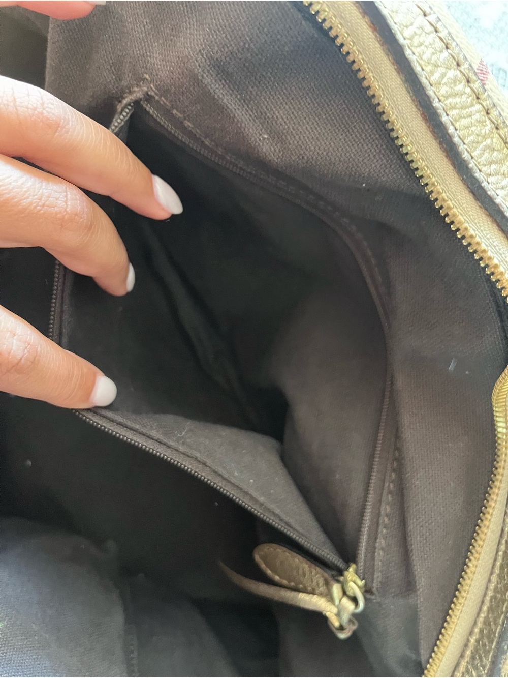 Burberry Purse - Picture 13 of 16